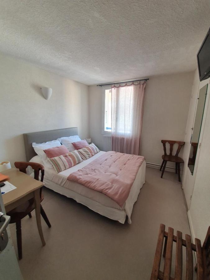 Hotel L'Envie Des Mets ลูส์ลาครัวซ์โอ ภายนอก รูปภาพ